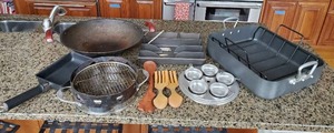 lot 332 image: Collection of Kitchenware