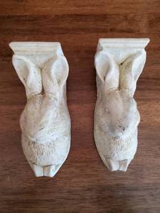 lot 355 image: Set Of Two Artisinal Plaster Shelf Brackets
