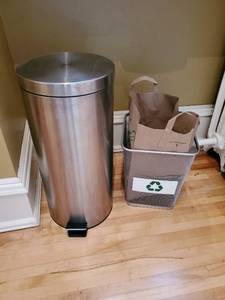 lot 229 image: Waste Basket And Recycling Bin