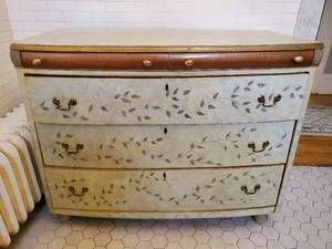 lot 240 image: Chest Of Drawers