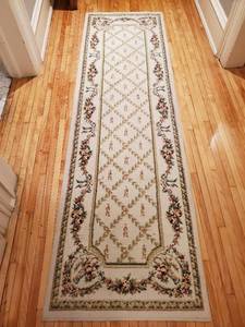 lot 264 image: Hallway Runner