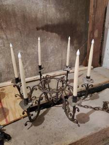 lot 486 image: Candle Chandelier