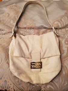 lot 268 image: Ivory Fendi Purse