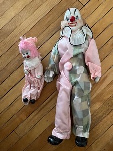 lot 962 image: Collection of Misc Dolls