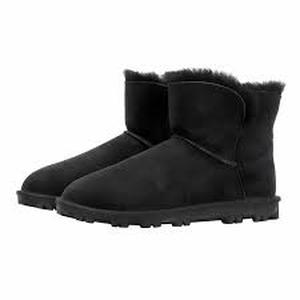 lot 29 image: Kirkland Signature Ladies Shearling Boot, Size 10