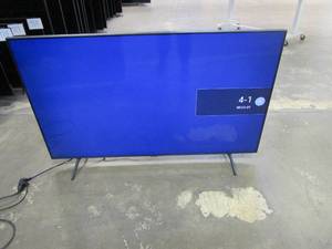 lot 924 image: Samsung 55 Crystal UHD 4K Smart TV TU7000 (SCRATCH)