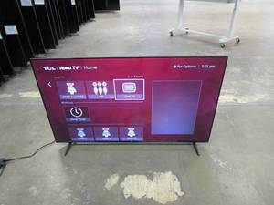 lot 926 image: TCL - 50 Class 4-Series 4K UHD HDR Smart Roku TV 50S455