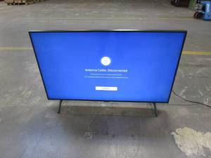 lot 932 image: Samsung - 43 Class 7 Series LED 4K UHD Smart TV Model UN43TU7000FXZA