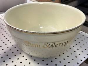 Vintage 13 Inch Tom & Jerry Mixing Bowl Hall #1098