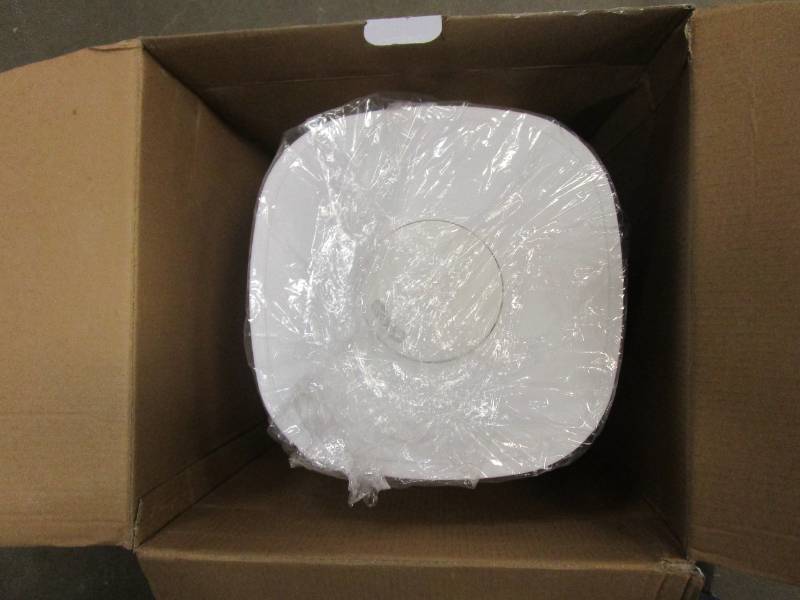 lot 635 image: Crane 1.2 Gal. Cool Mist Top Fill Humidifier & Aroma Diffuser for Medium to Large Rooms up to 500 sq. ft (OPEN BOX)