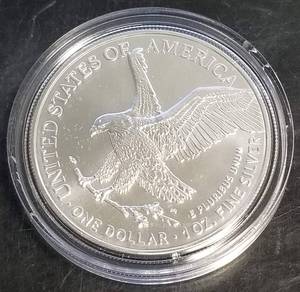 lot 06 image: 2022 AMERICAN SILVER EAGLE 1 TROY OZ .999 FINE SILVER IN AIRTITE
