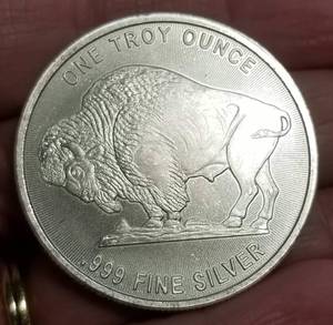 lot 27 image: 1 TROY OZ .999 FINE SILVER INDIAN BUFFALO ROUND