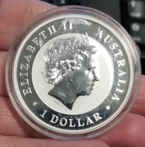 lot 64 image: 2017 AUSTRALIA KOOKABURRA 1 TROY OZ .999 FINE SILVER IN AIRTITE