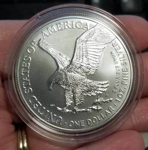 lot 67 image: 2022 AMERICAN SILVER EAGLE 1 TROY OZ .999 FINE SILVER IN AIRTITE