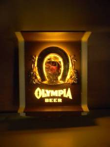 lot 4 image: VINTAGE OLYMPIA BEER GOOD LUCK HORSESHOE LIGHTED BAR LIGHT  SIGN - WORKS - NICE - GREAT OLD SCHOOL PIECE - APPROX 12 By 16 - SEE PICTURES