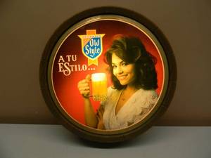 lot 23 image: RARE - VINTAGE HEILEMANS OLD STYLE BEER BAR LIGHT A TU ESTILO... - WORKS - NICE - GREAT PIECE - APPROX 16 - SEE PICTURES