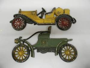 lot 26 image: 2 Vintage - Sexton USA Cast Iron Car Wall Hangings - COOL OLD SCHOOL PIECES - APPROX 13 By 5 - SEE PICTURES