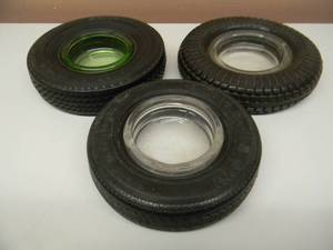 lot 32 image: Vintage SEIBERLING,  AMOCO & GENERAL TIRES Rubber Tire  Glass Advertising Ashtrays - NICE - VERY COOL OLD SCHOOL PIECES - SEE PICTURES