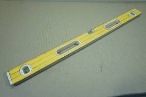 lot 10 image: Heavy Duty Stabila 32 Level