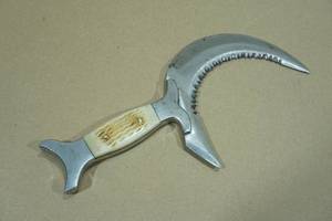 lot 43 image: 9.5 Bone Handle Moon Cresent Fantasy Knife