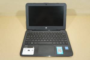 lot 63 image: HP Stream 11 Windows 10 Laptop