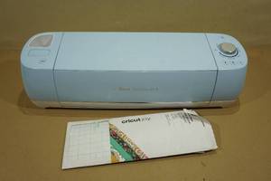 lot 166 image: Cricut Explore Air 2 -Blue