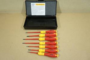 lot 167 image: Wiha Insulated Screwdriver Set