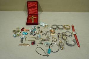 lot 189 image: Assorted Jewelry and Watches