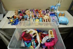 lot 193 image: Assorted Dolls and Accessories - Barbie, Disney, Monster High