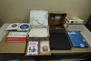lot 199 image: Assorted Kitchen Products -Knives, Cook Books, Plates, Baking Mats