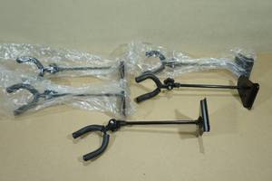 lot 218 image: 5 Slat Wall Guitar Hooks