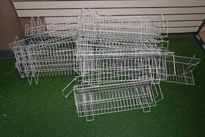 lot 289 image: Slatwall Shelves