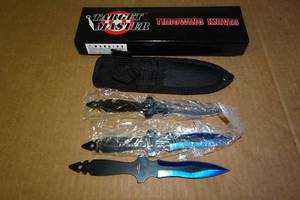 lot 230 image: Target Master Throwing Knives