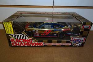 lot 239 image: Racing Champions 124 Scale Die Cast Car - Jeff Burton