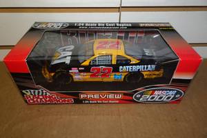 lot 247 image: Racing Champions 124 Scale Die Cast Car - #22 Ward Burton