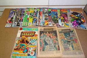 lot 278 image: DC Comic Books - Justice League, Bloodlines