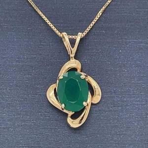 1ctw Natural Emerald Solitaire Flower Swirl Pendant in Yellow Gold