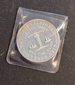 1 TROY OZ .999 FINE SILVER GOOSE CAPITAL OF NE ROUND