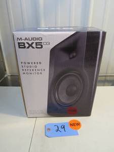 lot 29 image: M-Audio BX5 D3  Compact 2-Way 5 Active Studio Monitor Speaker