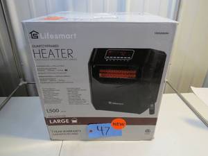 lot 47 image: Lifesmart 1500 Watt Quartz Infared Space Heater