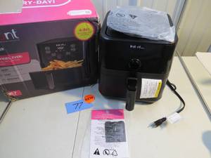 lot 77 image: Instant Vortex 5.7QT Air Fryer Oven Combo - Damaged Back Corner