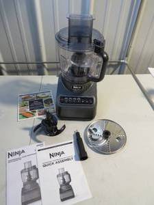 lot 94 image: Ninja BN601 Professional Plus Food Processor - Crack on base of blender pitcher