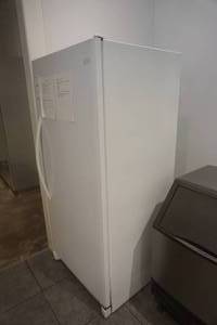 lot 8 image: Frigidaire Model FFU21F5HWY 16 Cubic Foor Upright Freezer