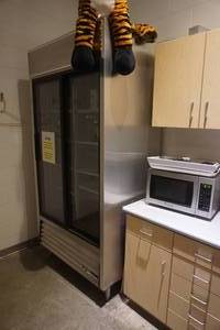 lot 1 image: True Model T-35 Commercial Cooler With Sliding Glass Doors