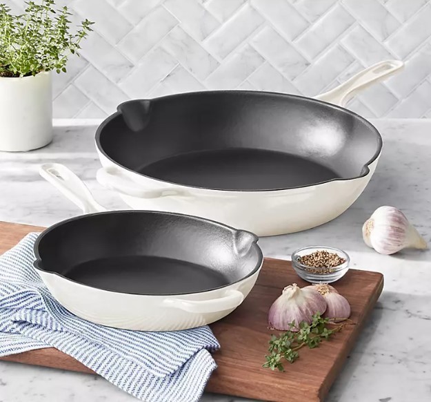 lot 654 image: NEW Members Mark 2-Piece Enamel Cast Iron Skillet Set - WHITE