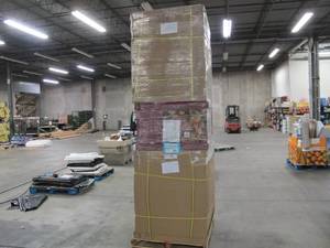 lot 404 image: Pallet of NEW Members Mark Harvest Wreaths - 2 Different Styles.  Over 50 Wreaths