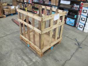 lot 413 image: Wooden Pallet Cage With Pallet - Great for holding items on a pallet
