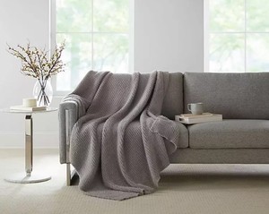 lot 556 image: NEW Members Mark Luxury Premier Ribbed Collection Cozy Knit Throw 6070 - Soft Silver