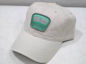 lot 598 image: NEW University of North Dakota Fighting Hawks Baseball Cap - BeigeGreen