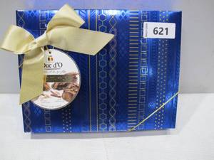 lot 621 image: NEW Duc DO Belgian Flaked Truffle Gift Box - Milk and Dark Chocolates